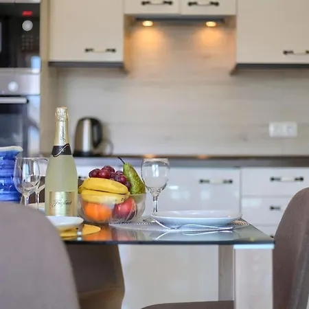 Apartamento La Concha With Pool For Kids!